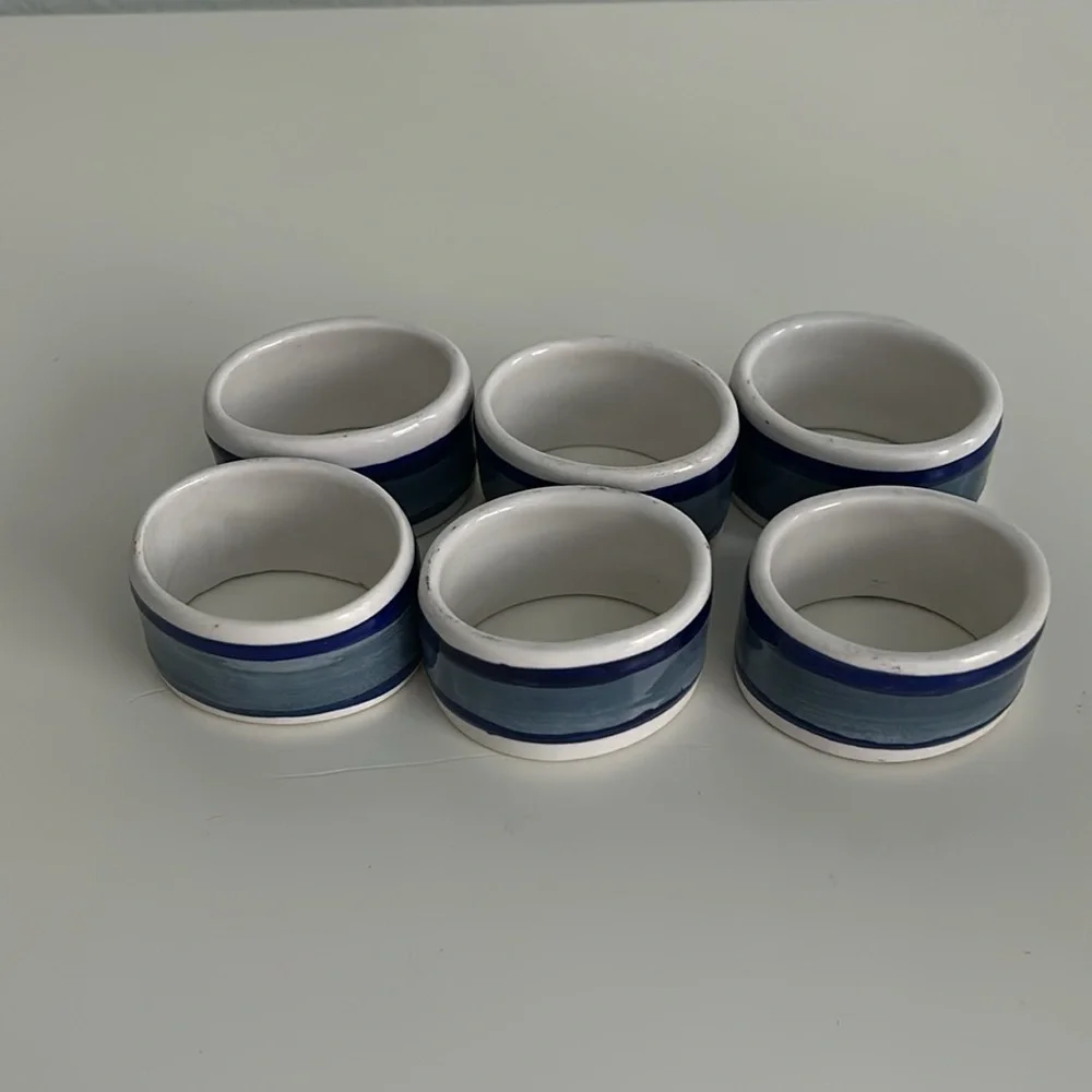 NWOT Crate&Barrel Stoneware Napkin Rings / Holders (Set of 6)